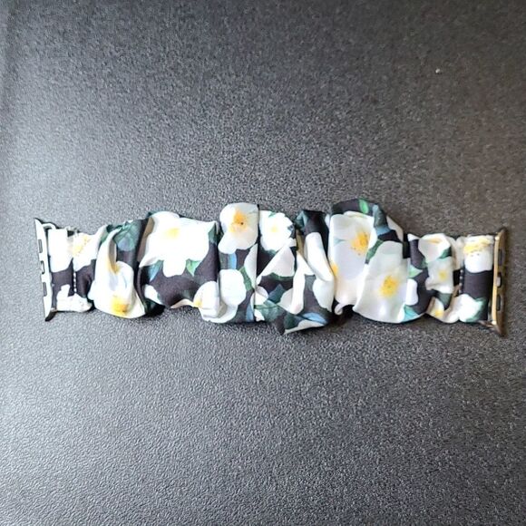 Apple Watch bans 🌸 Flower 🌸 - Picture 1 of 4